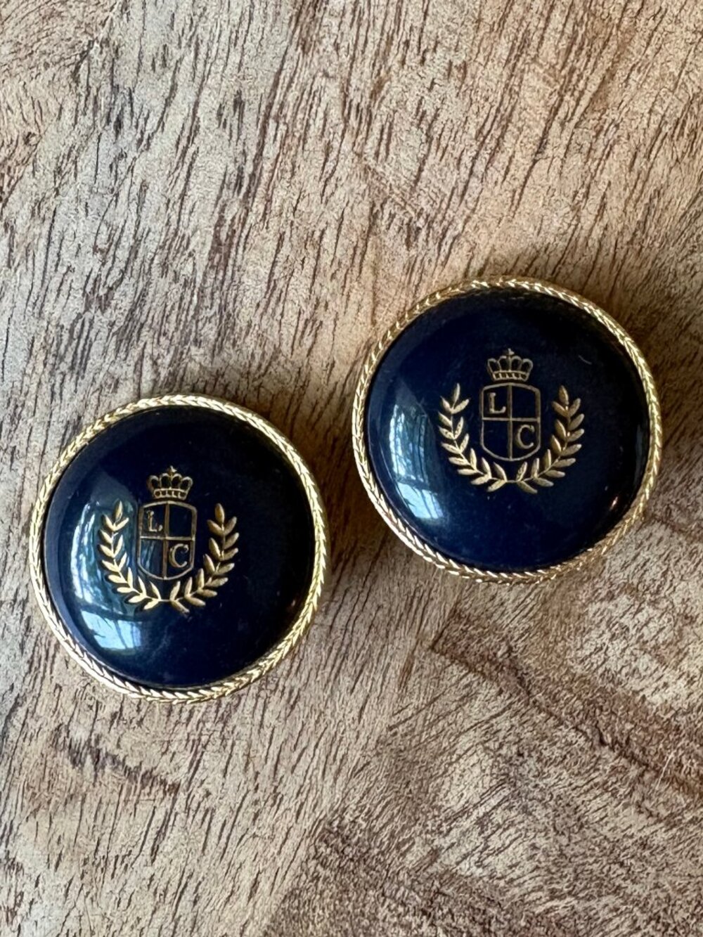 Vintage Liz Claiborne Logo Crest Navy Blue Round Acrylic Clip-On Earrings